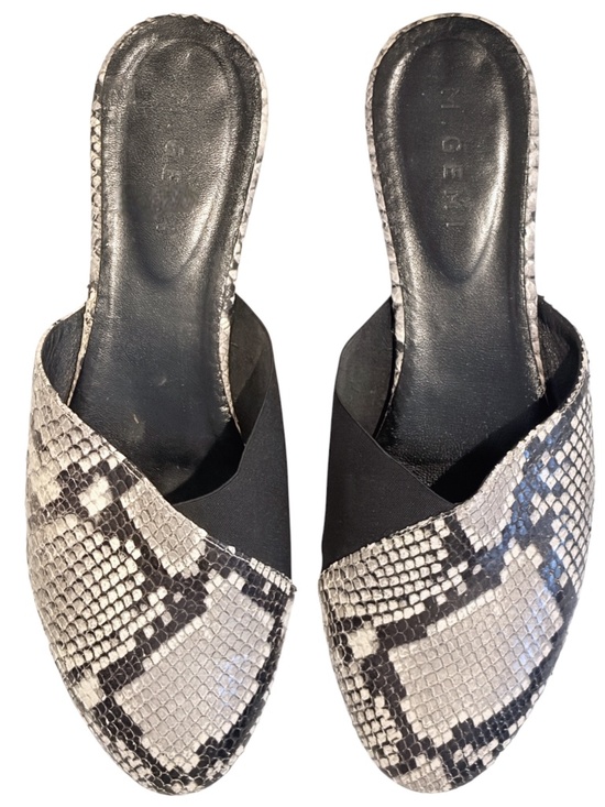 M. Gemi Gray & Black Snakeskin Pointed-toe Flats | Made in Italy | Size 41 / 10 - Picture 2 of 16